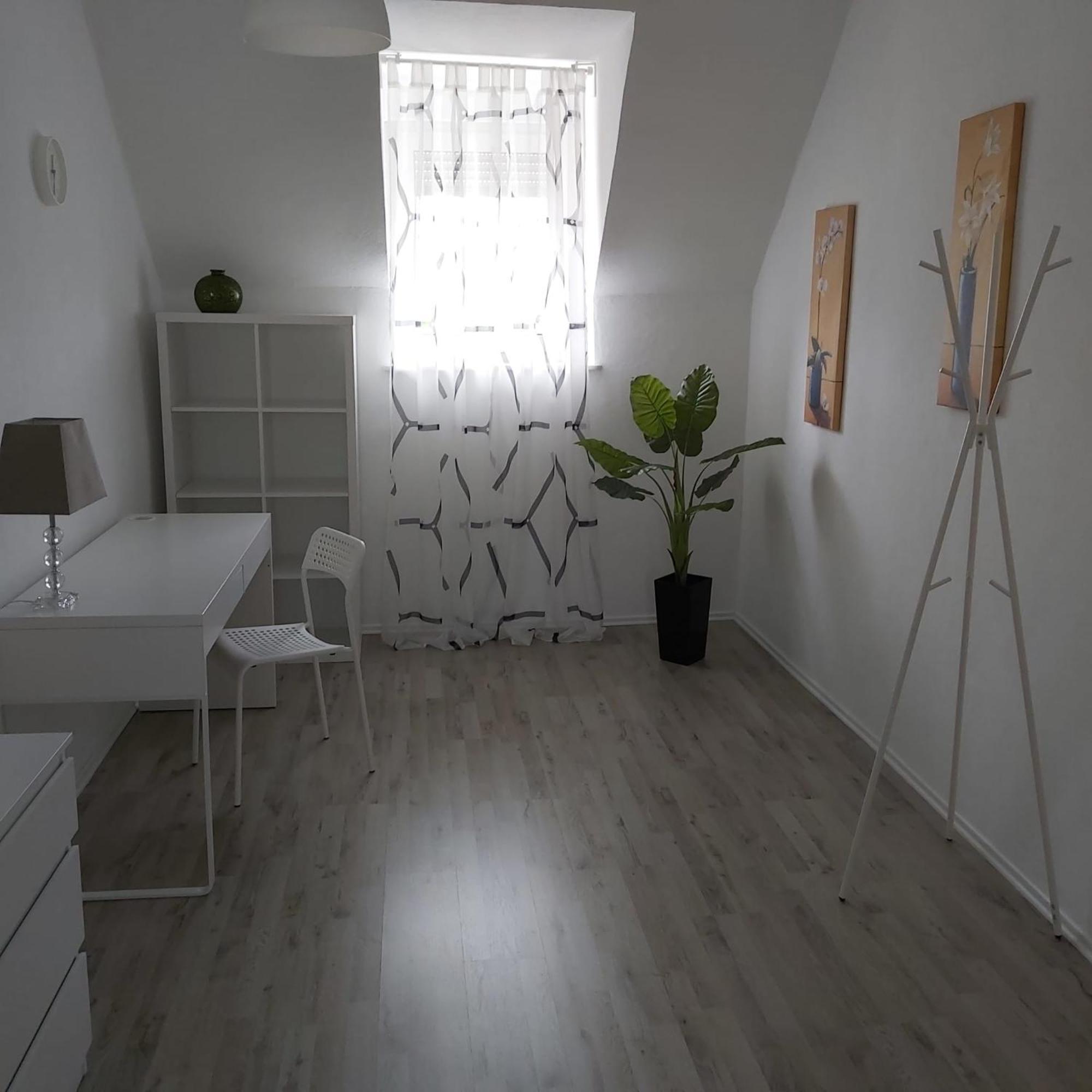 Megena Apartment Mayen Exterior photo
